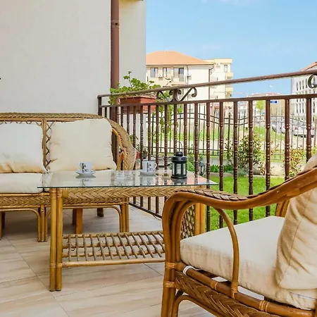 Family 2Bedroom Apartment With In Dafinka Ge 別荘 ラヴダ