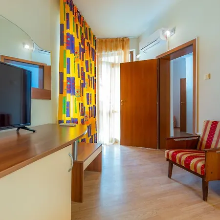 Family 2Bedroom Apartment With In Dafinka Ge Hébergement de vacances